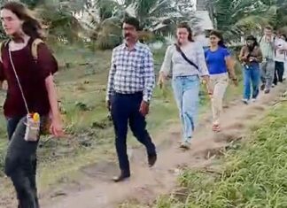 కుప్పం ప్రకృతి పొలంలో అమెరికా విద్యార్థులు